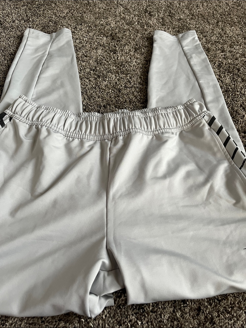 Gymshark Light Gray Performance Joggers
Medium. Mens